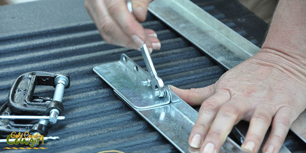 attaching-rail-extension for the Kodiak Canvas truck tent