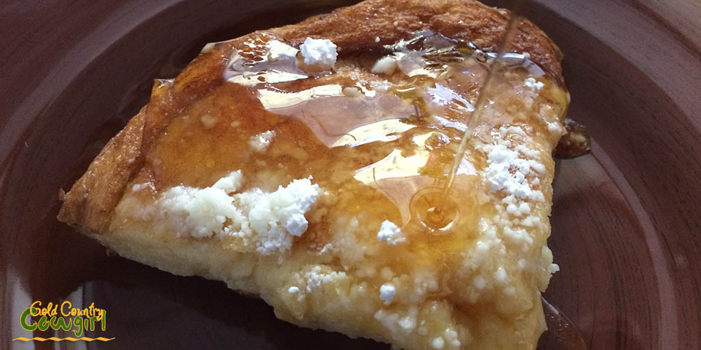 sourdough-dutch-baby-pancake-with-syrup