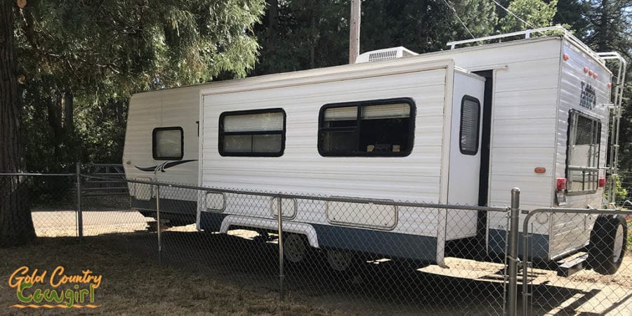 Travel trailer in driveway - dreaming of the full time RV life