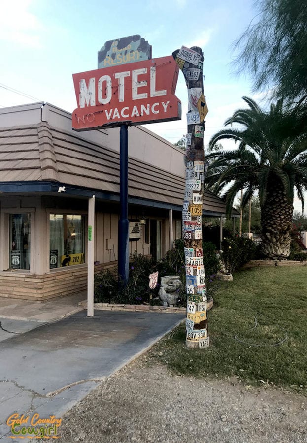 Fender's River Road Resort motel sign