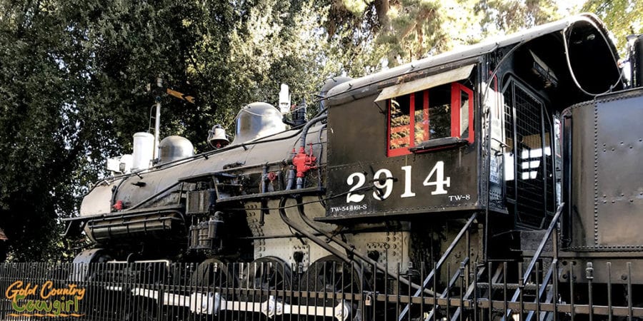 Southern Pacific RR Engine 2914 at Kern Co Museum - an unexpected add to my California to Texas RV itinerary