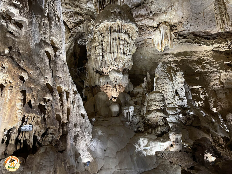 throne of the king in Castle of the White Giants at Natural Bridge Caverns